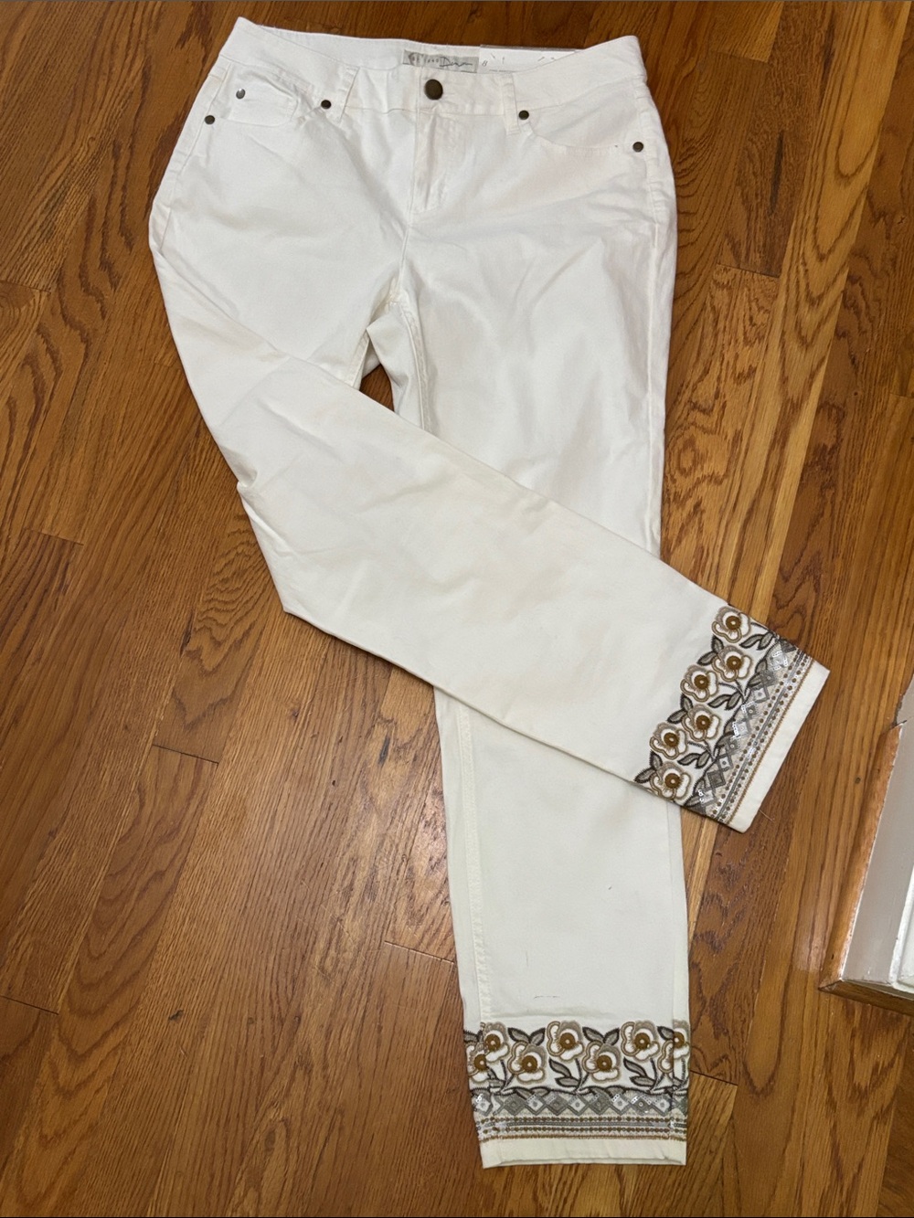 Cream lightweight Pants with Embroidered Ankle Detail